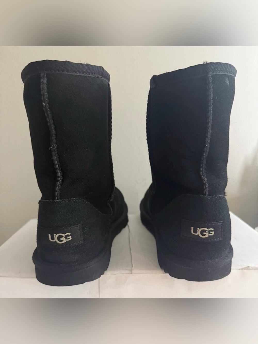 UGG Classic II Short Black Suede Sheepskin Boots Size 6